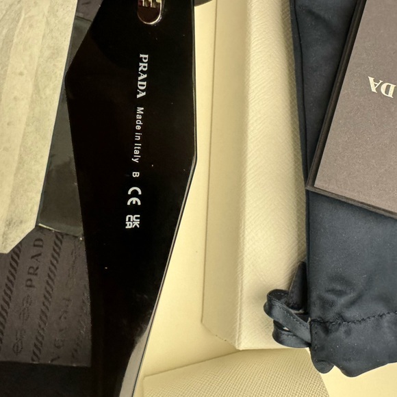 Prada sunglasses new !! Never worn - Picture 7 of 9